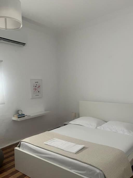 Cozy, Spacious, Newly Renovated Flat In Adamas Exteriér fotografie