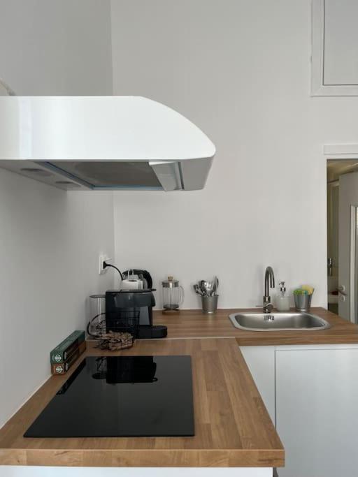 Cozy, Spacious, Newly Renovated Flat In Adamas Exteriér fotografie