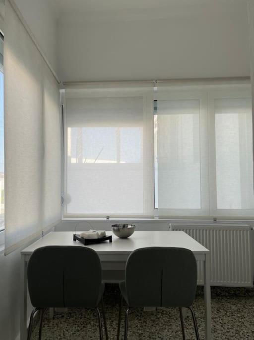 Cozy, Spacious, Newly Renovated Flat In Adamas Exteriér fotografie
