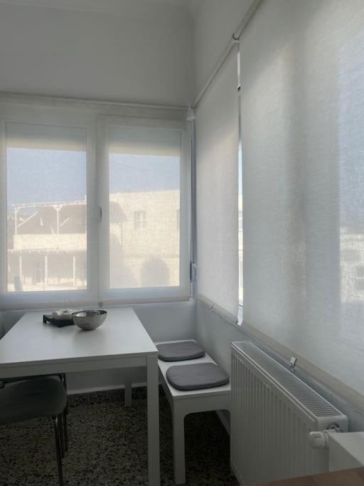 Cozy, Spacious, Newly Renovated Flat In Adamas Exteriér fotografie